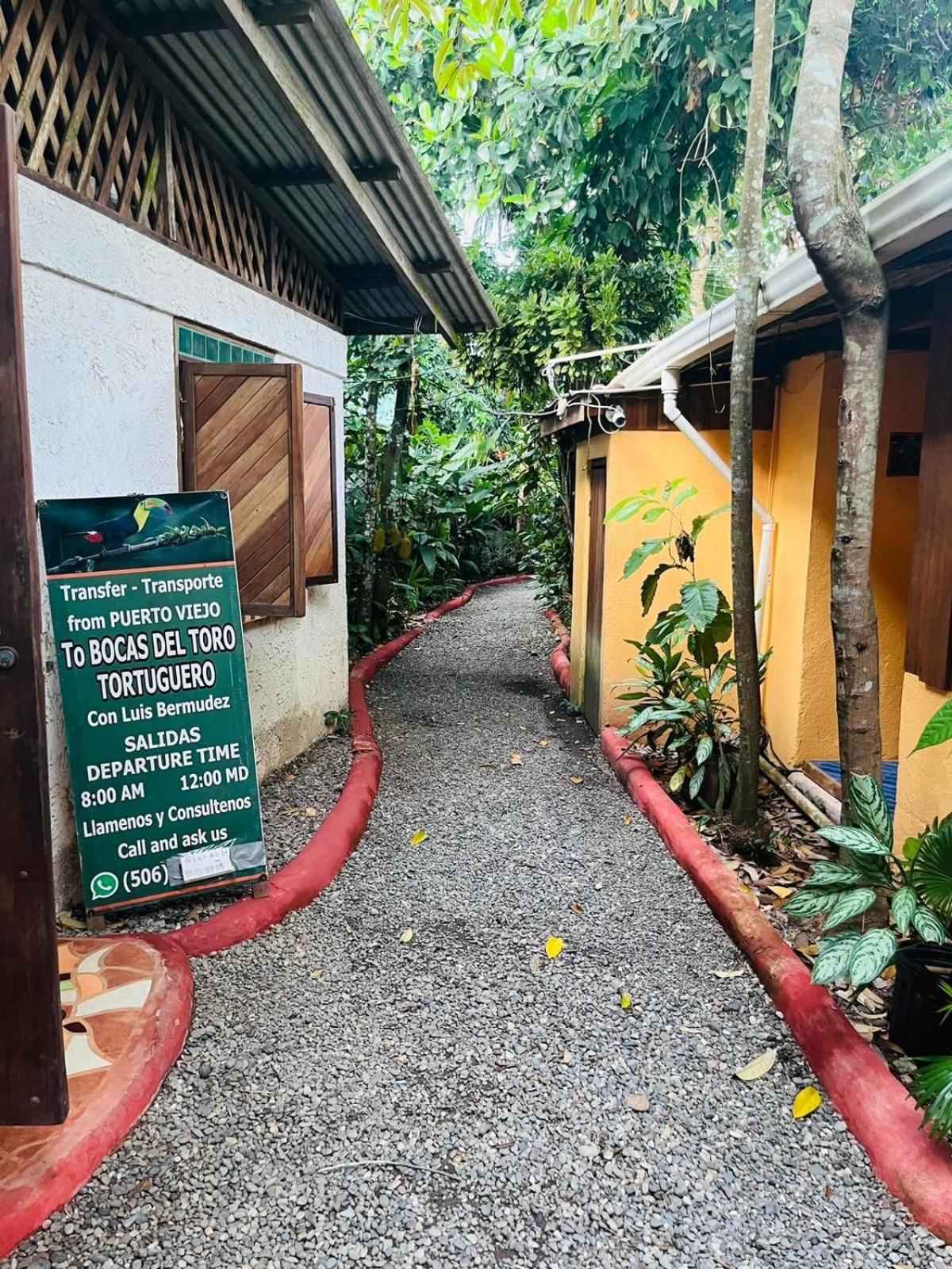 La Casa De Rolando Villa Puerto Viejo de Talamanca Bagian luar foto